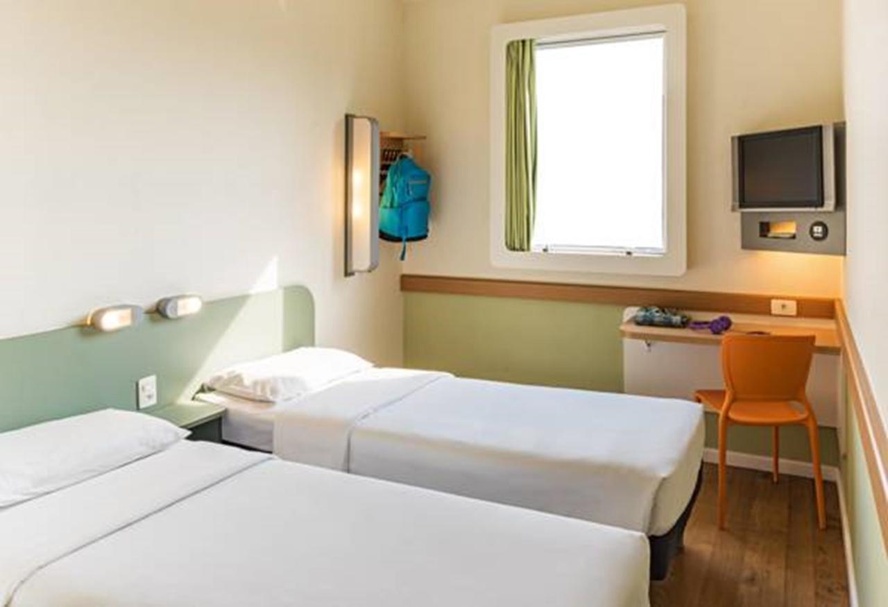 Standard Twin Room,1316744578:JPEG